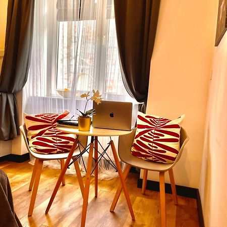 Amazing 1 Room Condo Warszawa Center, Sauna Bagian luar foto